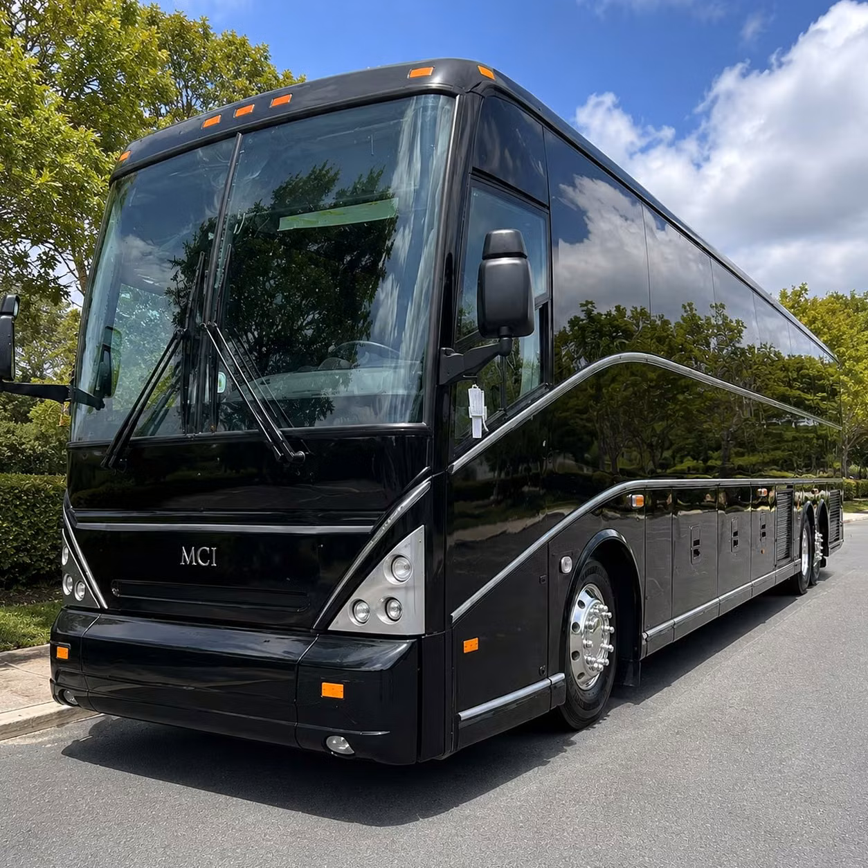 corporate charter buses for cross border business transportation