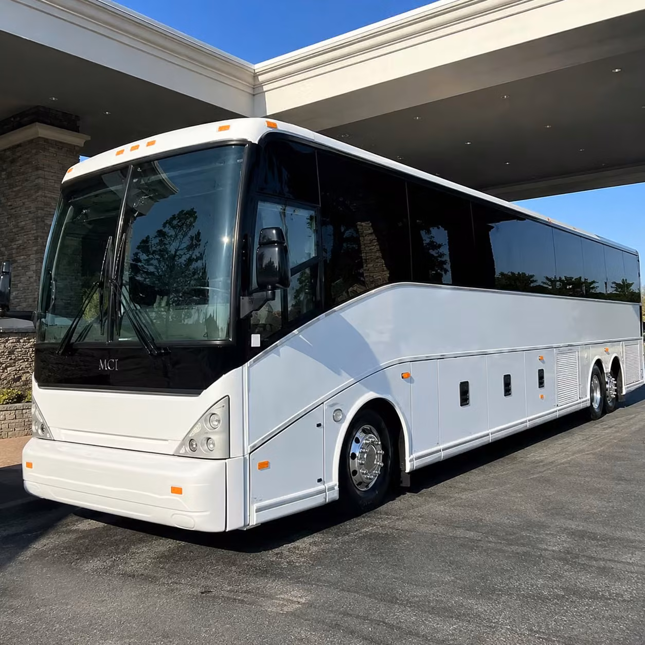 daily commuter shuttle services for mcallen s booming manufacturing and logistics sector